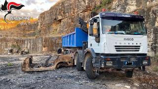 Cavaglià - Furto notturno: rubato un camion Iveco dalla ditta di trasporti Nothegger