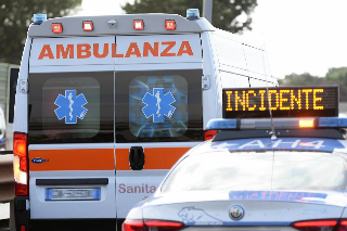 Masazza - Scontro tra mezzi pesanti: un ferito grave